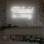 Napis LED Miłość tu i teraz