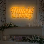 Napis LED Miłość tu i teraz