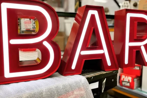 litery-3d-bar-neon-efekt-reklama