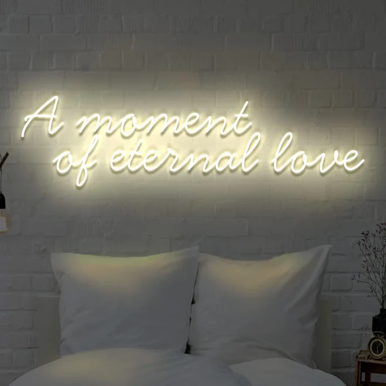 Napis LED A moment of eternal love